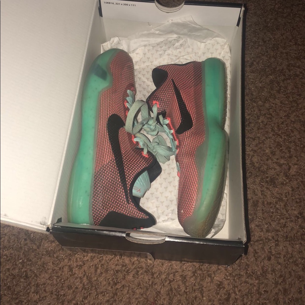 Kobe 10